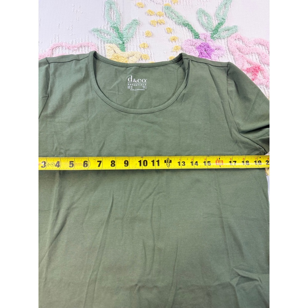 D&Co Essentials Olive Green Scoop Neck Top with Button Sleeve Detail Size M - Picture 5 of 9